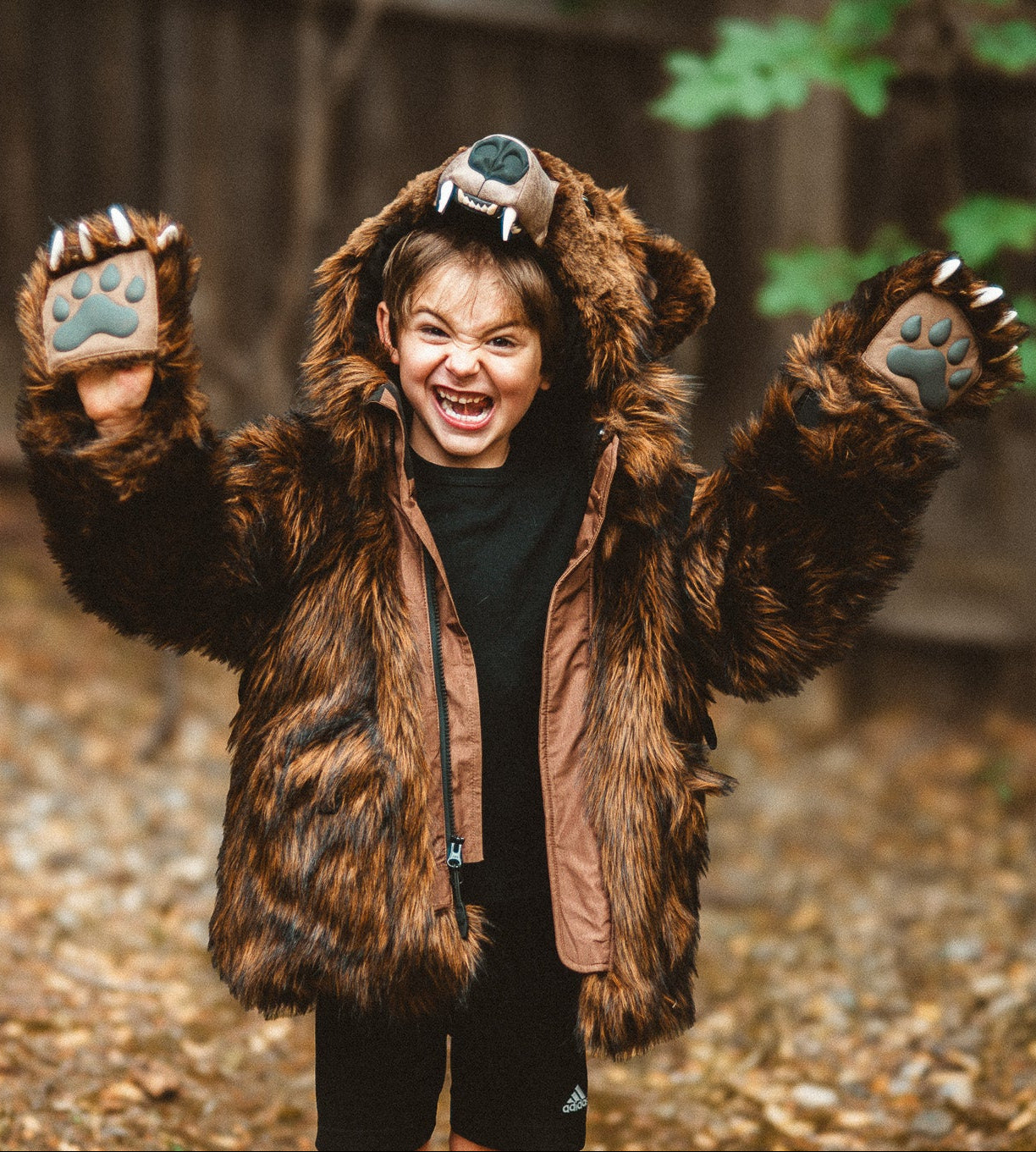 KIDS' GRIZZLY BEAR COAT, v6