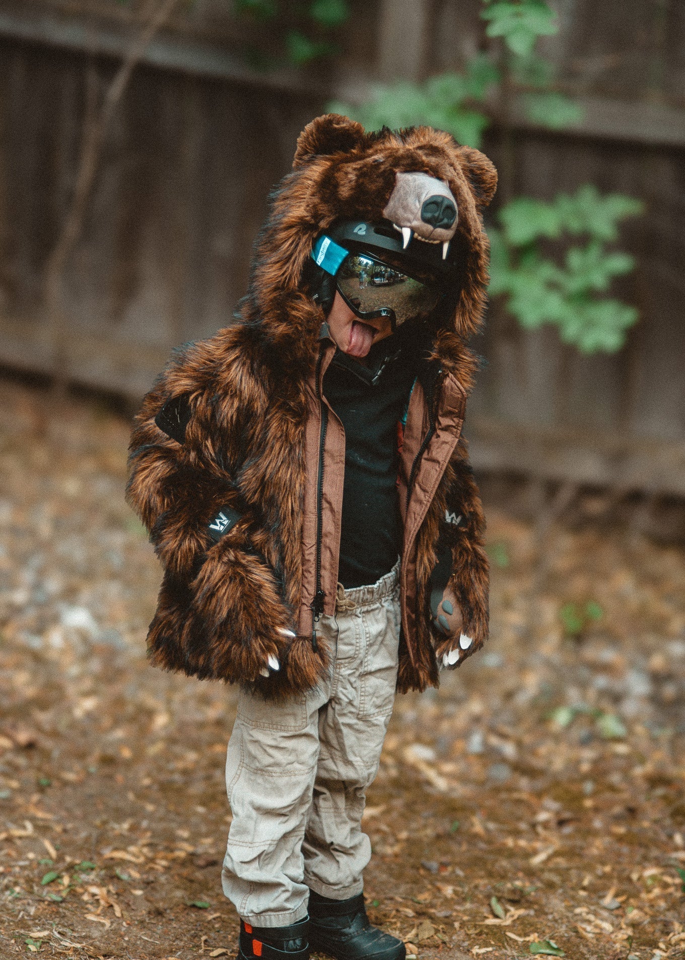 KIDS' GRIZZLY BEAR COAT, v6