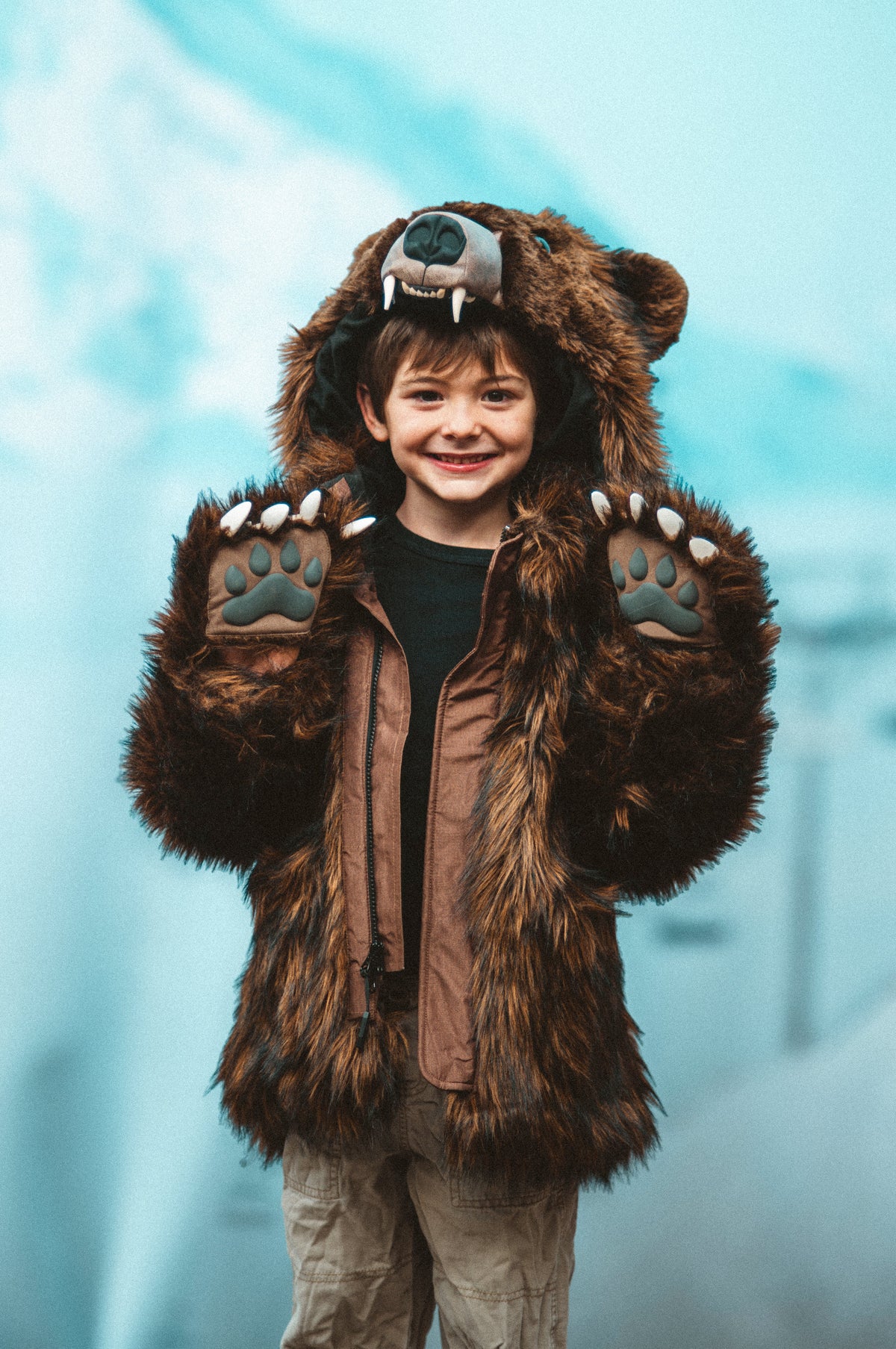 KIDS' GRIZZLY BEAR COAT, v6