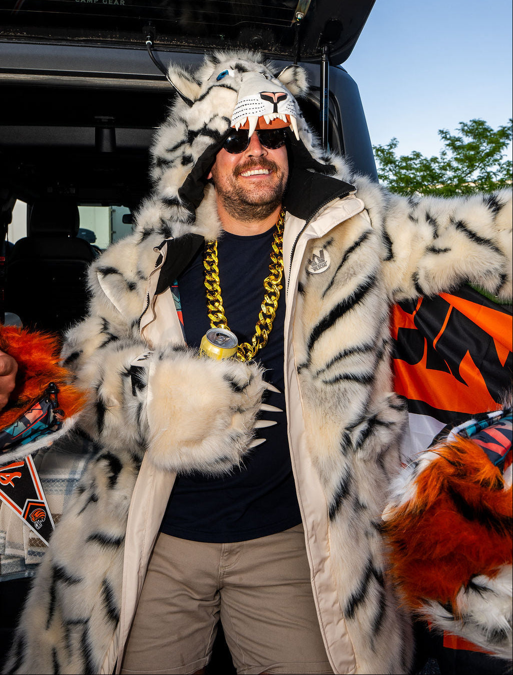THE WHITE TIGER COAT, v6