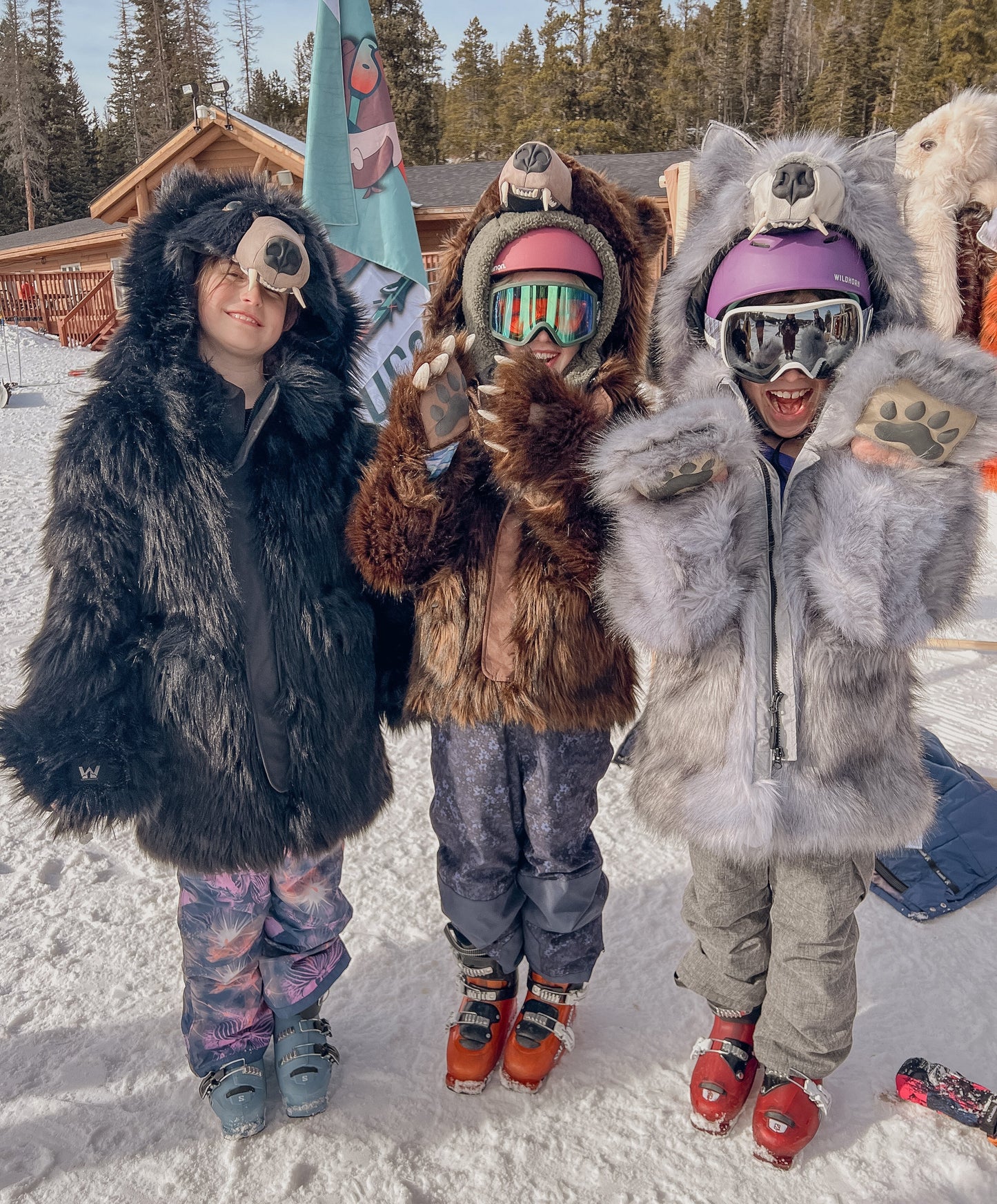 KIDS' GRIZZLY BEAR COAT, v6